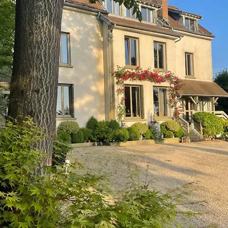 לינה וארוחת בוקר La Bastide De